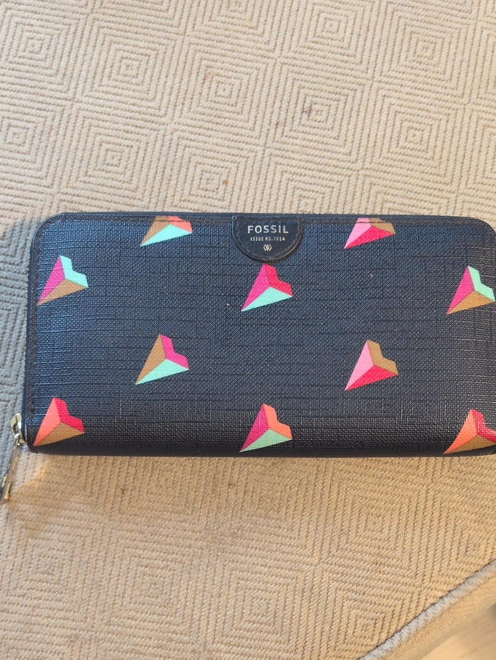 Fossil Black Wallet with Multicolor Geometric Hearts
